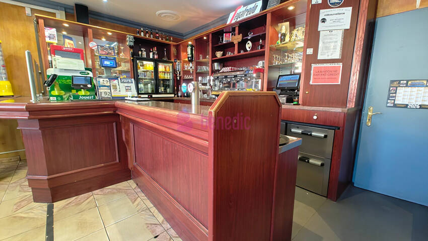 60447567d - Attribut alt par défaut.