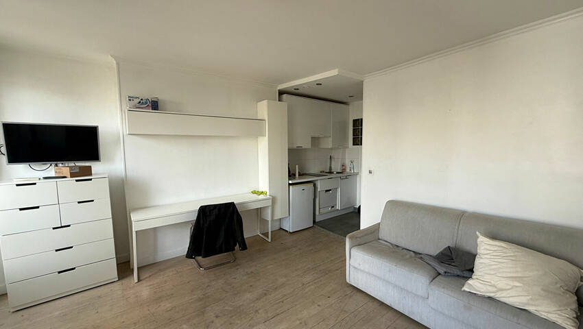 60441355b - Attribut alt par défaut.