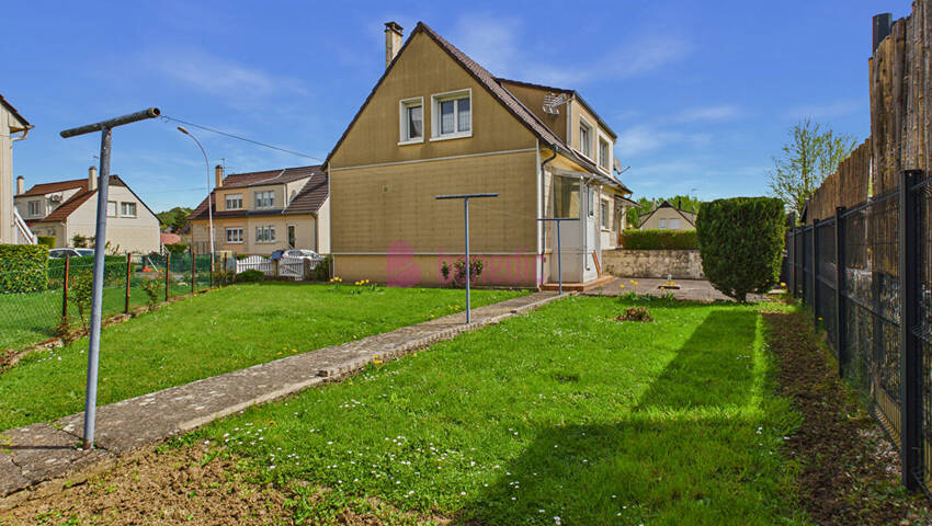 60458784b - Attribut alt par défaut.