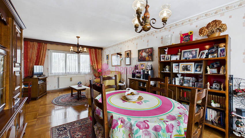 60458784d - Attribut alt par défaut.