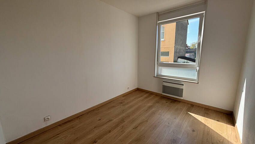 60452995c - Attribut alt par défaut.