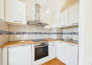 60452995b - Attribut alt par défaut.