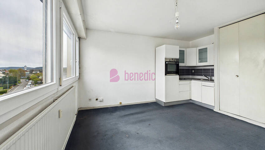 5151749b - Attribut alt par défaut.