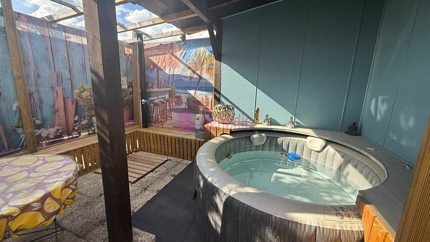 60462096b - Attribut alt par défaut.