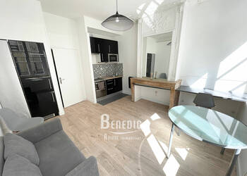 58413499a - Attribut alt par défaut.