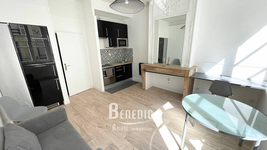 58413499a - Attribut alt par défaut.