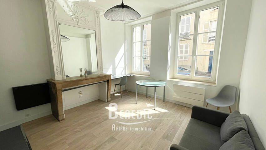 58413499b - Attribut alt par défaut.