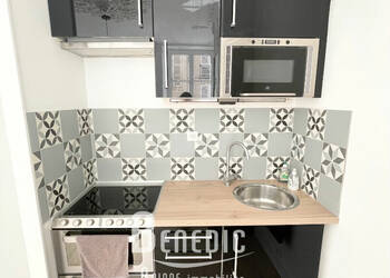 58413499c - Attribut alt par défaut.