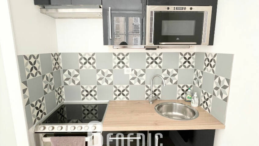 58413499c - Attribut alt par défaut.