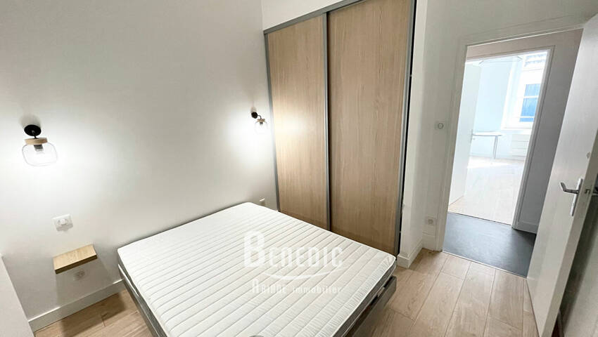 58413499d - Attribut alt par défaut.