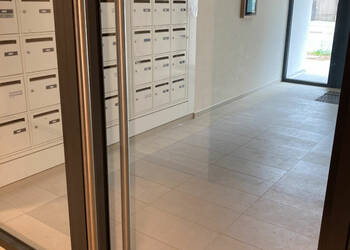 60471418b - Attribut alt par défaut.