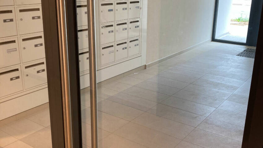 60471418b - Attribut alt par défaut.