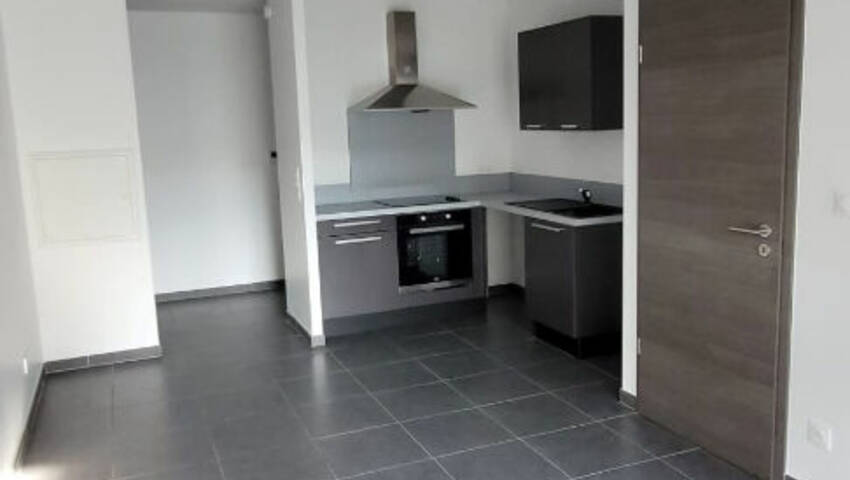 60461352b - Attribut alt par défaut.