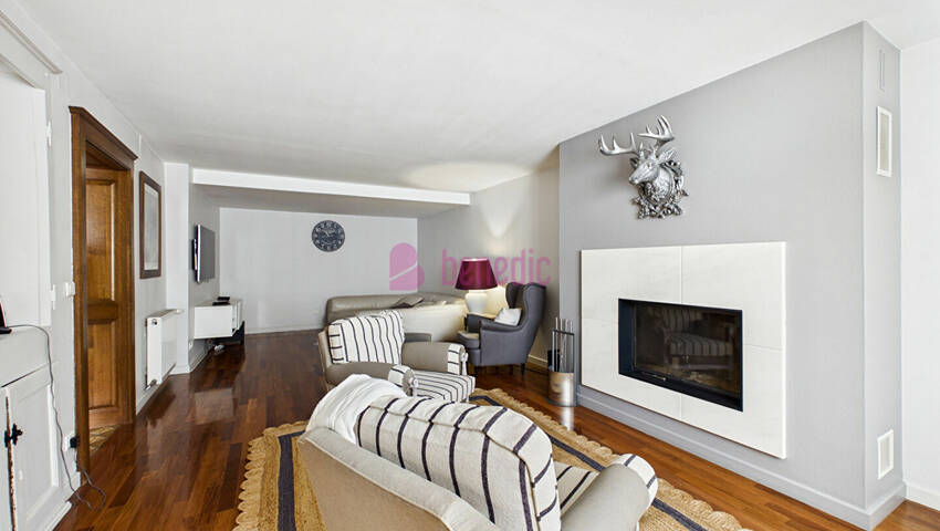 60434313d - Attribut alt par défaut.