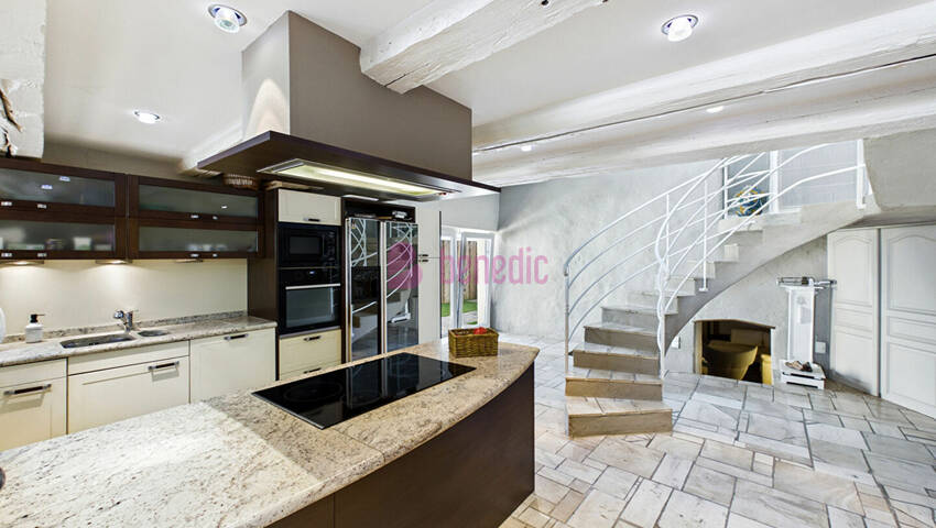 60434313l - Attribut alt par défaut.