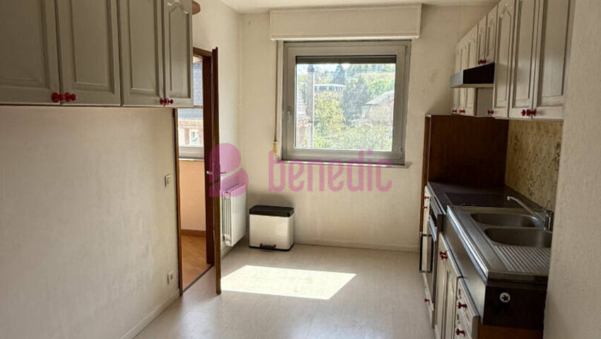 60473735c - Attribut alt par défaut.