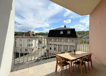 60473735b - Attribut alt par défaut.