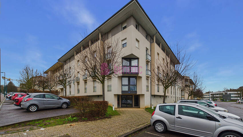 60182947a - Attribut alt par défaut.