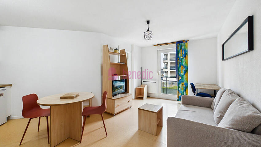 60182947b - Attribut alt par défaut.