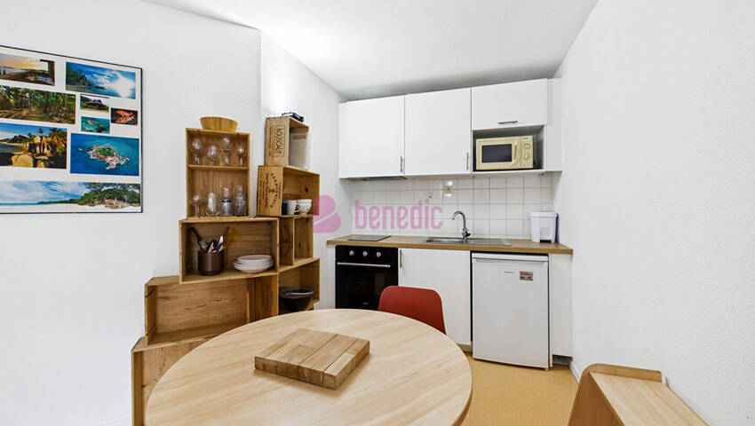 60182947c - Attribut alt par défaut.