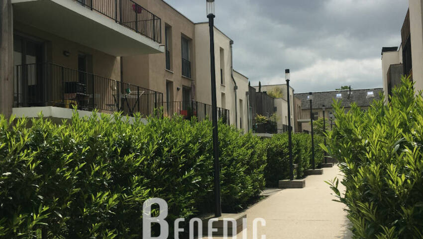 17141723b - Attribut alt par défaut.