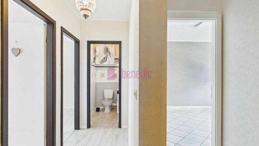 60498474a - Attribut alt par défaut.