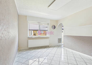 60498474b - Attribut alt par défaut.