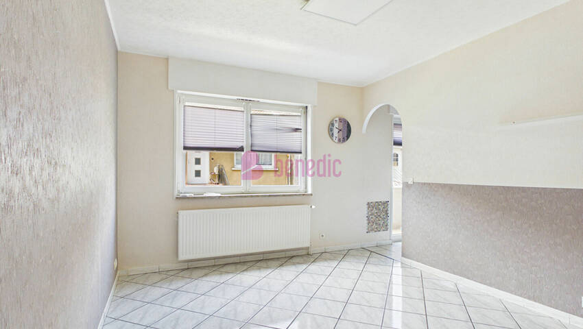 60498474b - Attribut alt par défaut.