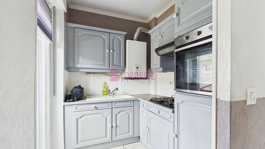 60498474c - Attribut alt par défaut.