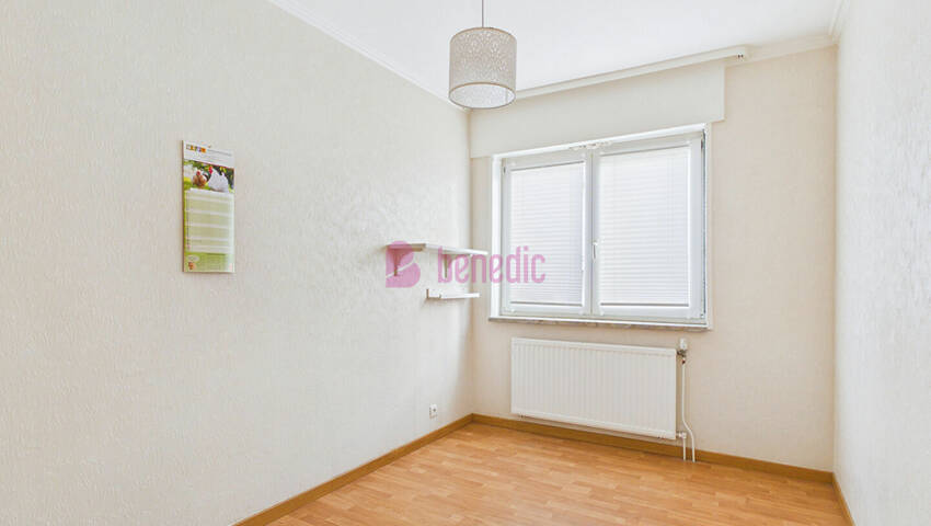 60498474f - Attribut alt par défaut.