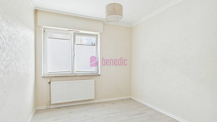 60498474g - Attribut alt par défaut.