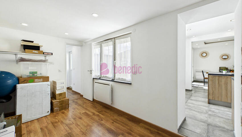 55885539e - Attribut alt par défaut.