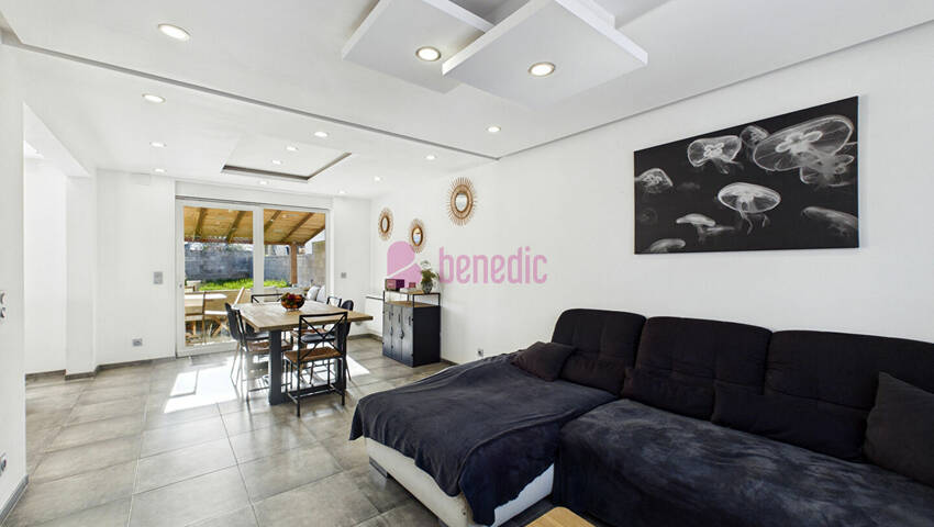 55885539h - Attribut alt par défaut.