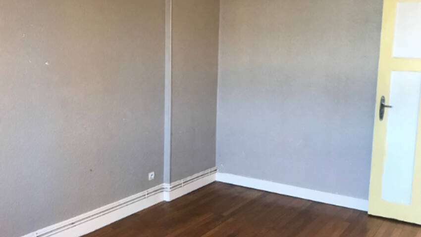 4255475b - Attribut alt par défaut.