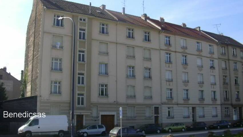 4255475j - Attribut alt par défaut.