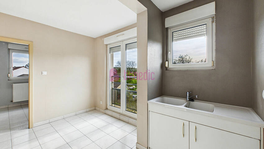 60512689b - Attribut alt par défaut.