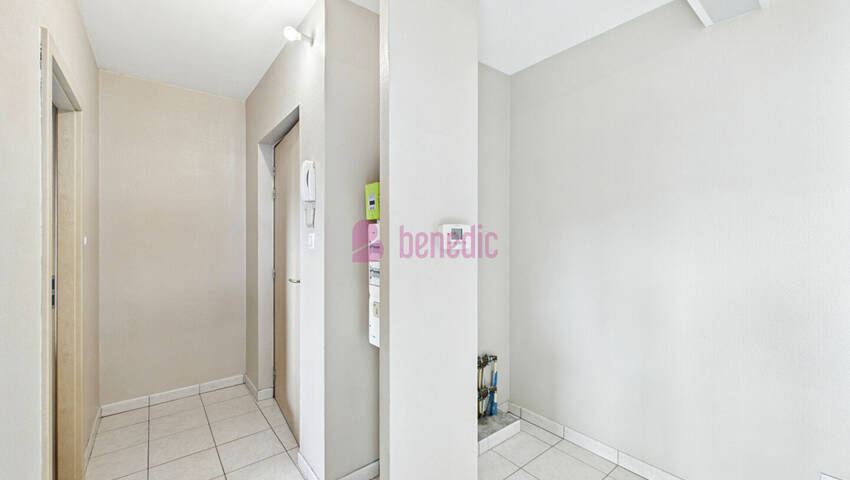 60512689h - Attribut alt par défaut.