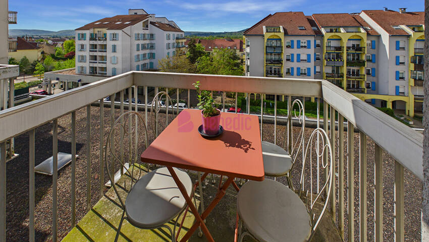 60475068b - Attribut alt par défaut.