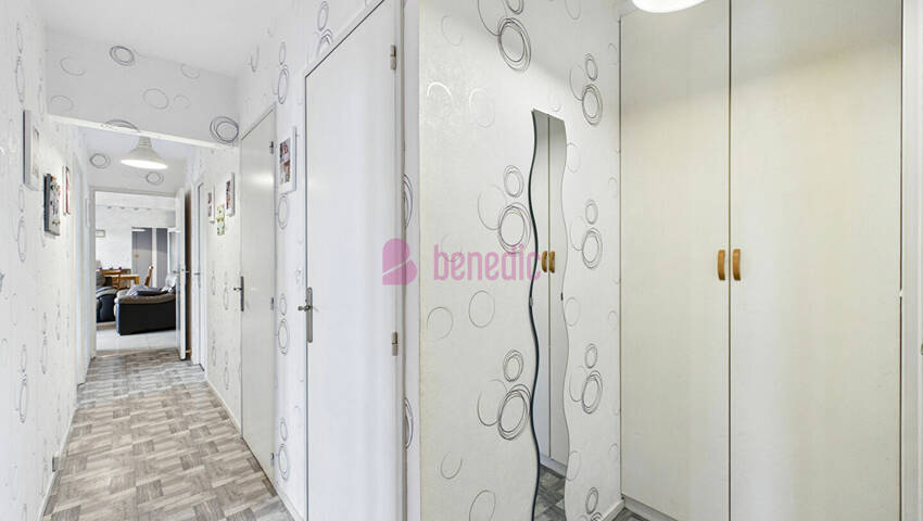 60475068g - Attribut alt par défaut.