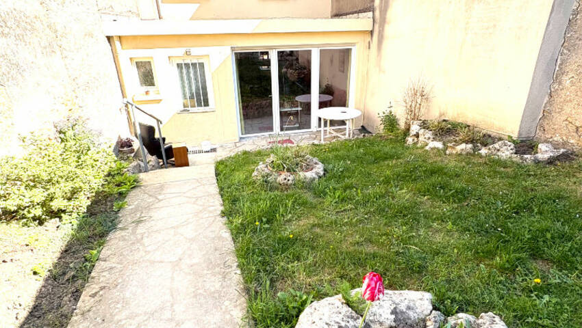 60512657b - Attribut alt par défaut.
