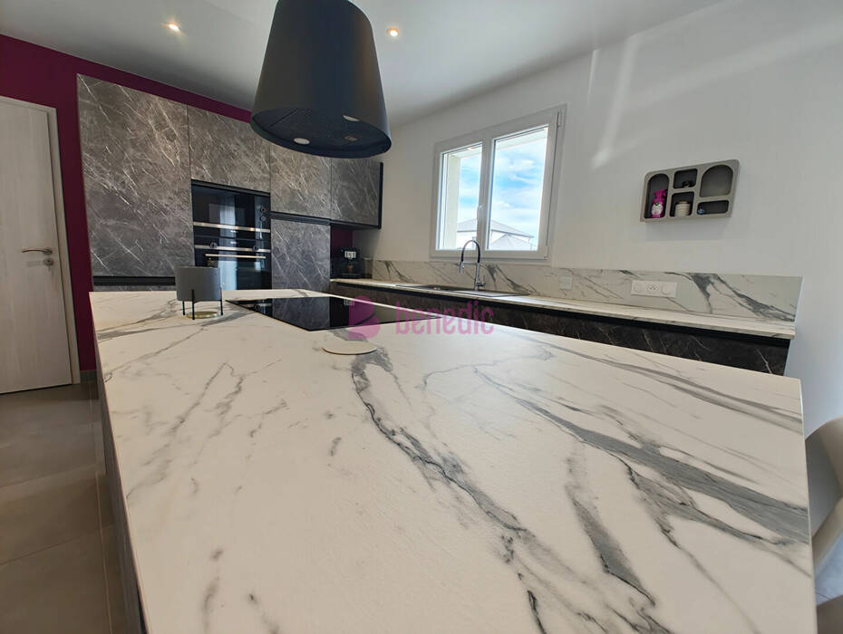 60597575f - Attribut alt par défaut.