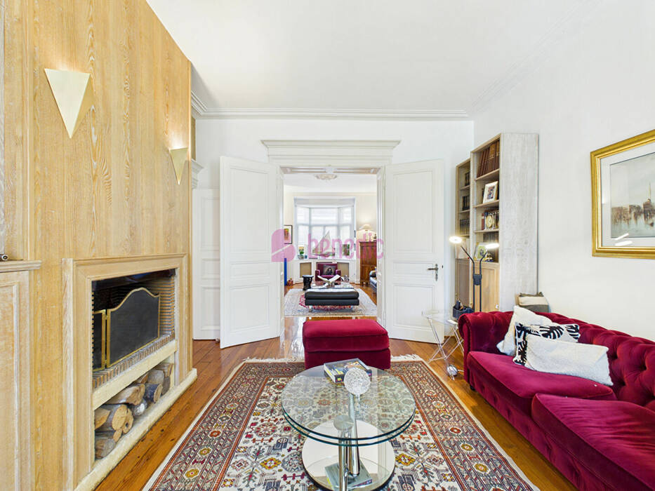 57304817f - Attribut alt par défaut.