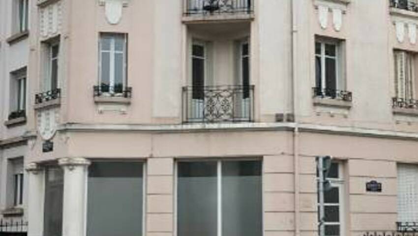 Publique 37990808 nr 2 - Attribut alt par défaut.