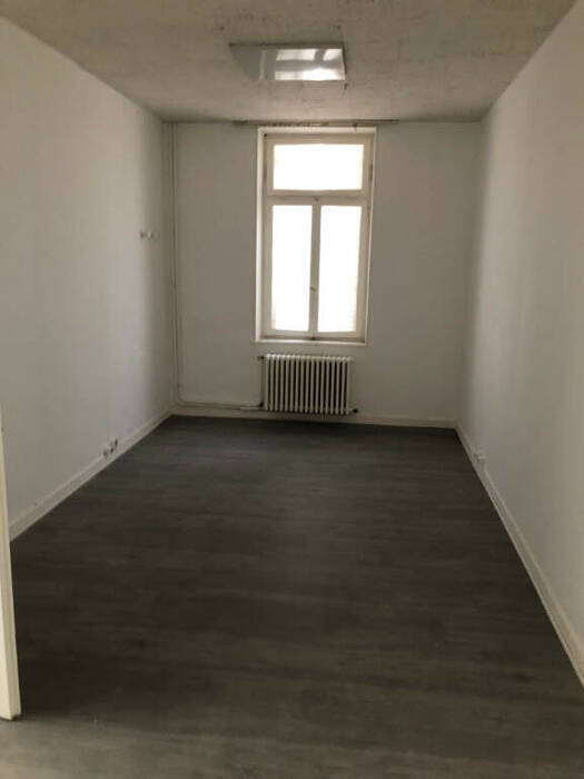 Publique 37990808 nr 5 - Attribut alt par défaut.