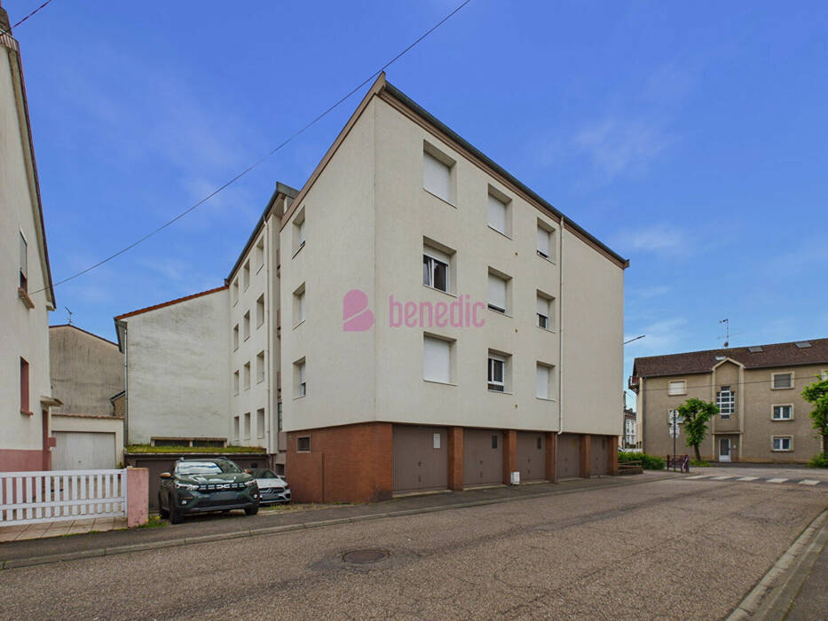 60774574c - Attribut alt par défaut.
