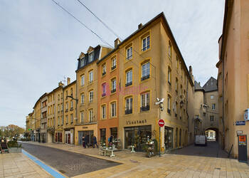 60774496a - Attribut alt par défaut.