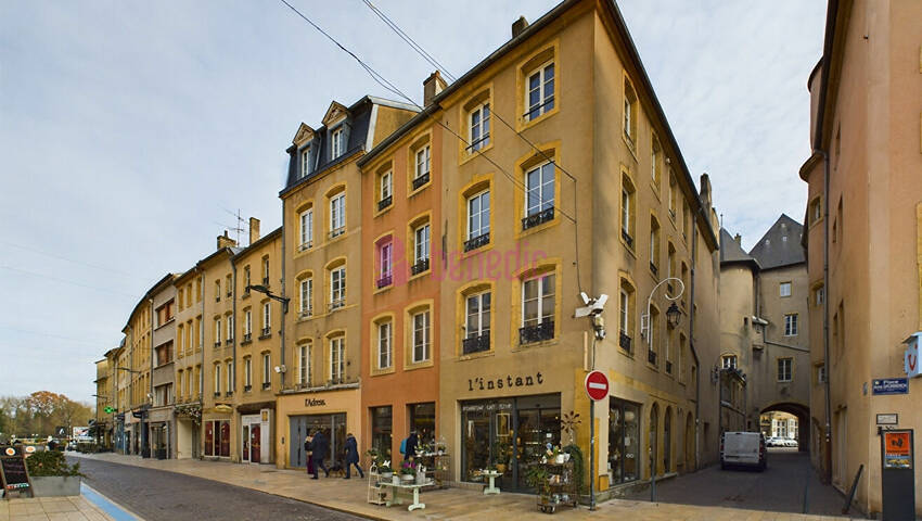 60774496a - Attribut alt par défaut.