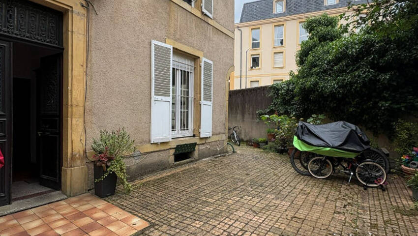 60783841a - Attribut alt par défaut.