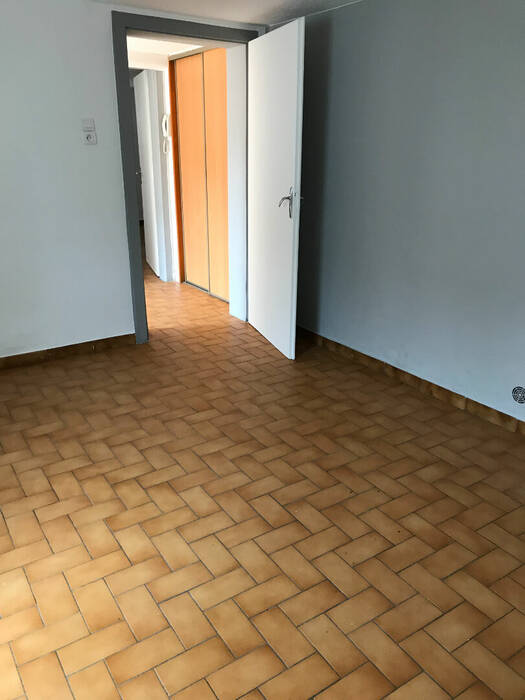 60785678c - Attribut alt par défaut.