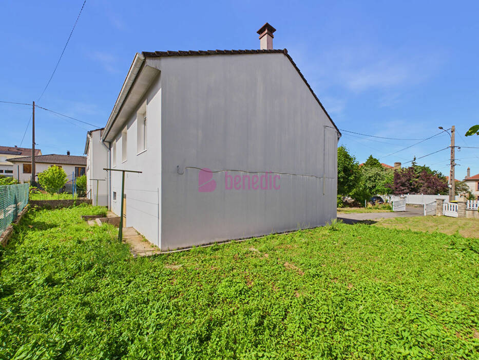 60374176d - Attribut alt par défaut.